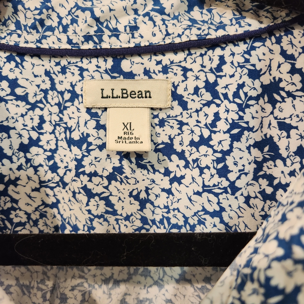 L.L. Bean Women’s Blue and White Floral Button-Down Shirt - Size XL - Picture 2 of 4